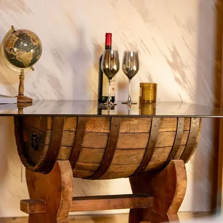 Host2u Penthouse 2-bedrooms The View - Free Parking Apartment