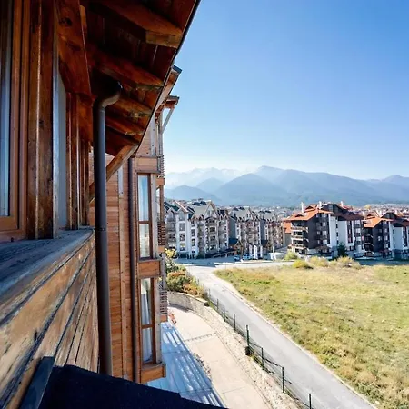 Host2u Penthouse 2-bedrooms The View - Free Parking Apartment