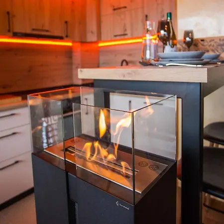 Host2u Penthouse 2-bedrooms The View - Free Parking Apartment *