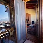 Host2u Penthouse 2-bedrooms The View - Free Parking Daire *