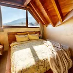 Host2u Penthouse 2-bedrooms The View - Free Parking Daire