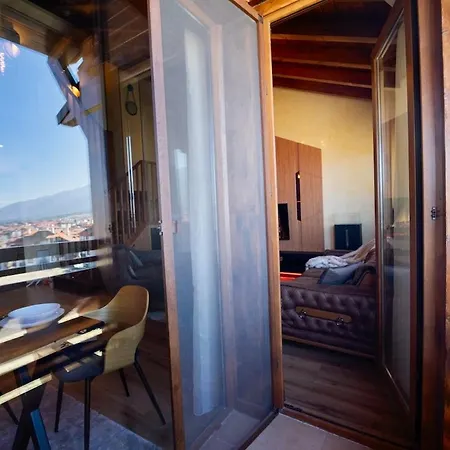 Host2u Penthouse 2-bedrooms The View - Free Parking 아파트 *