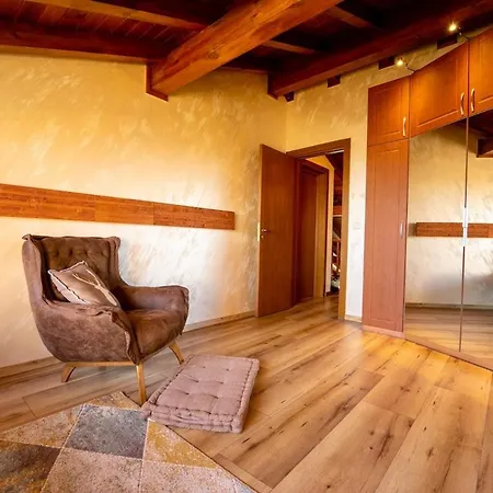 아파트 Host2u Penthouse 2-bedrooms The View - Free Parking 반스코