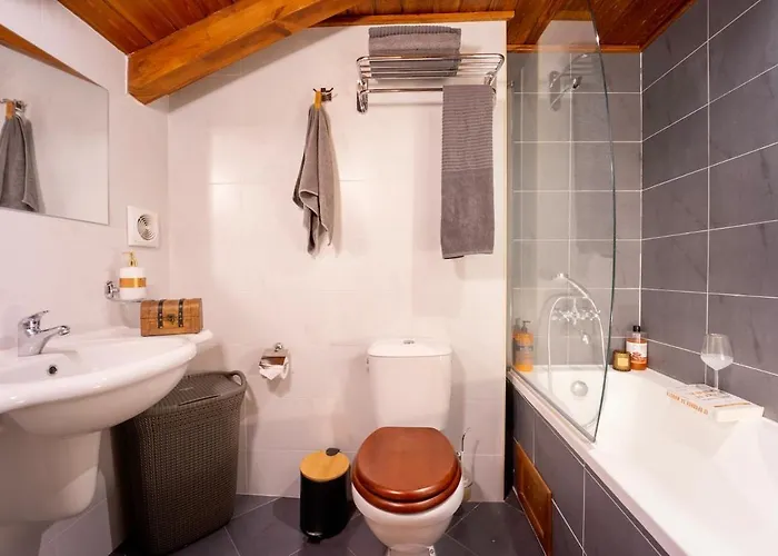 Host2u Penthouse 2-bedrooms The View - Free Parking *