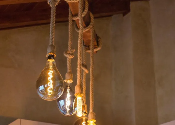 Host2u Penthouse 2-bedrooms The View - Free Parking Apartment *