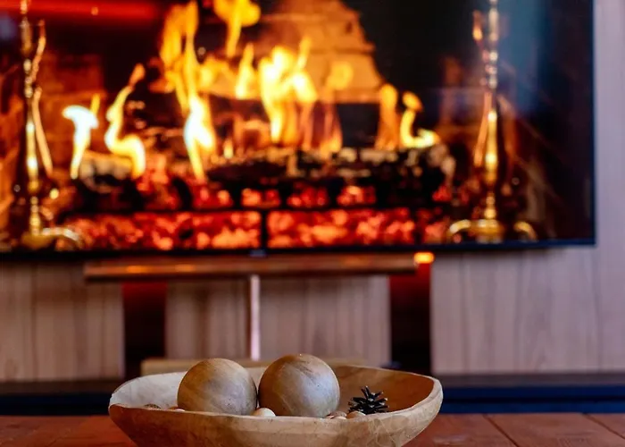 Host2u Penthouse 2-bedrooms The View - Free Parking Apartment