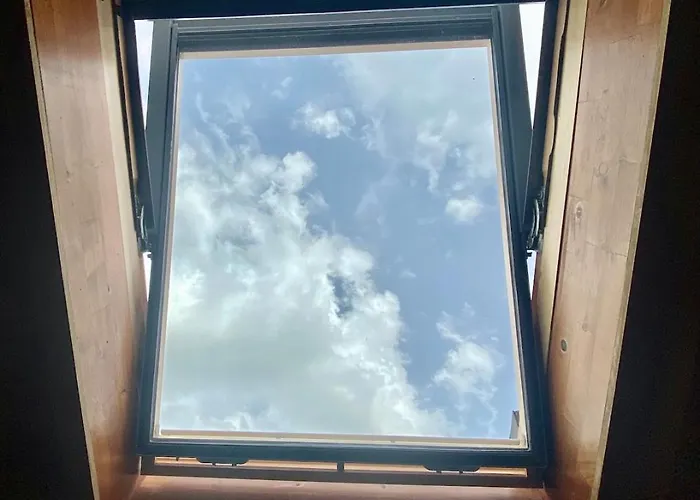 Host2u Penthouse 2-bedrooms The View - Free Parking